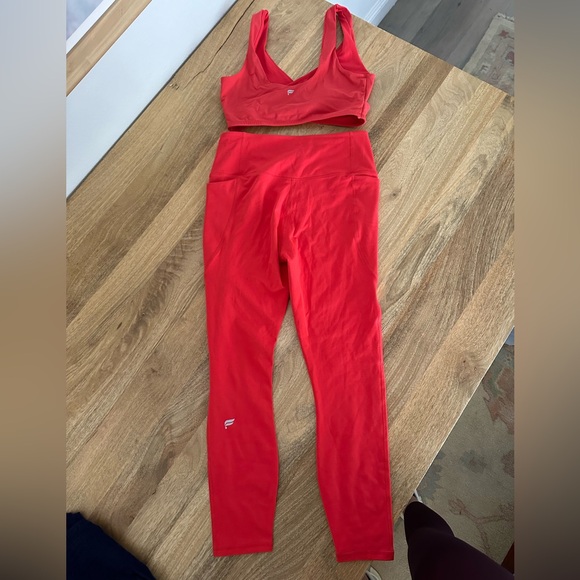 Fabletics matching set. New with tags. - Picture 4 of 4